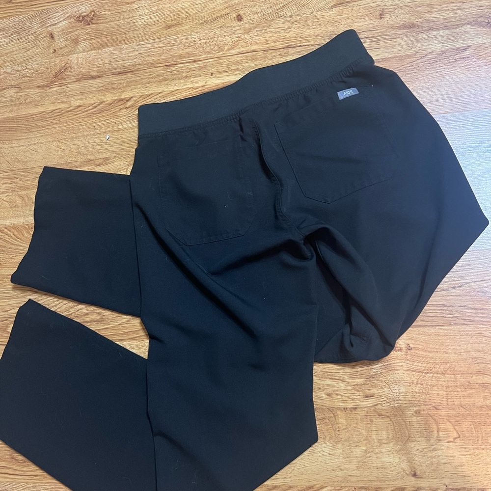 Figs Livingston Black Scrub pants